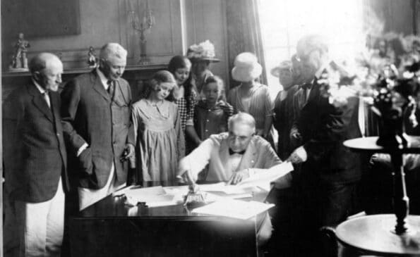 WWI Frelinghuysen Signing WW1 BW