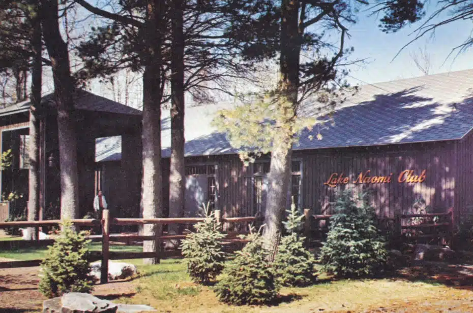 Lake Naomi Clubhouse Postcard2 c1970s