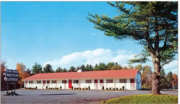 Lake Naomi Motor Lodge c1980