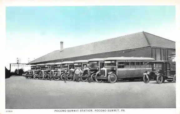 Pocono Summit Pennsylvania Station and Buses Vintage Postcard