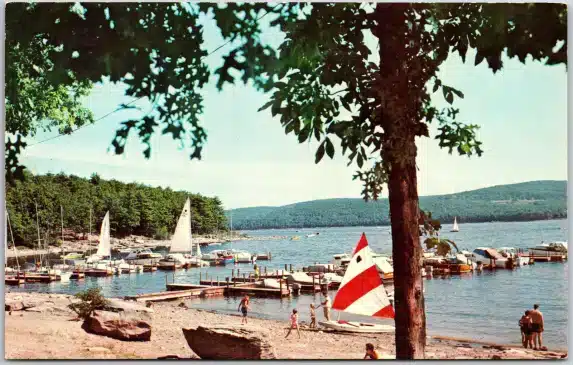 Pocono Mountains Pennsylvania PA Lake Wallenpaupack Boating Vintage Postcard