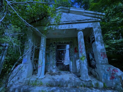 Hofheimer Grotto Warren NJ Ghosts2
