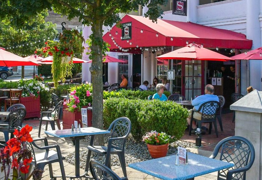 2022 Outdoor Dining The Station
